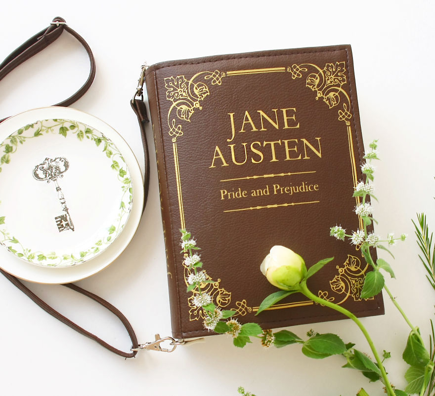 bolsos-con-forma-de-libro-5